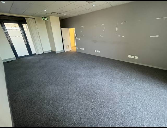 209M² BUSINESS TO LET IN MILNERTON CENTRAL